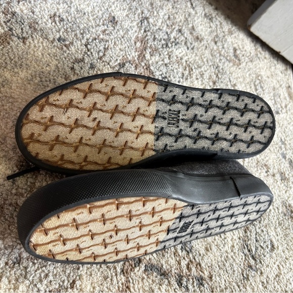 Frye Men’s High Top Wool Sneakers - Picture 7 of 7